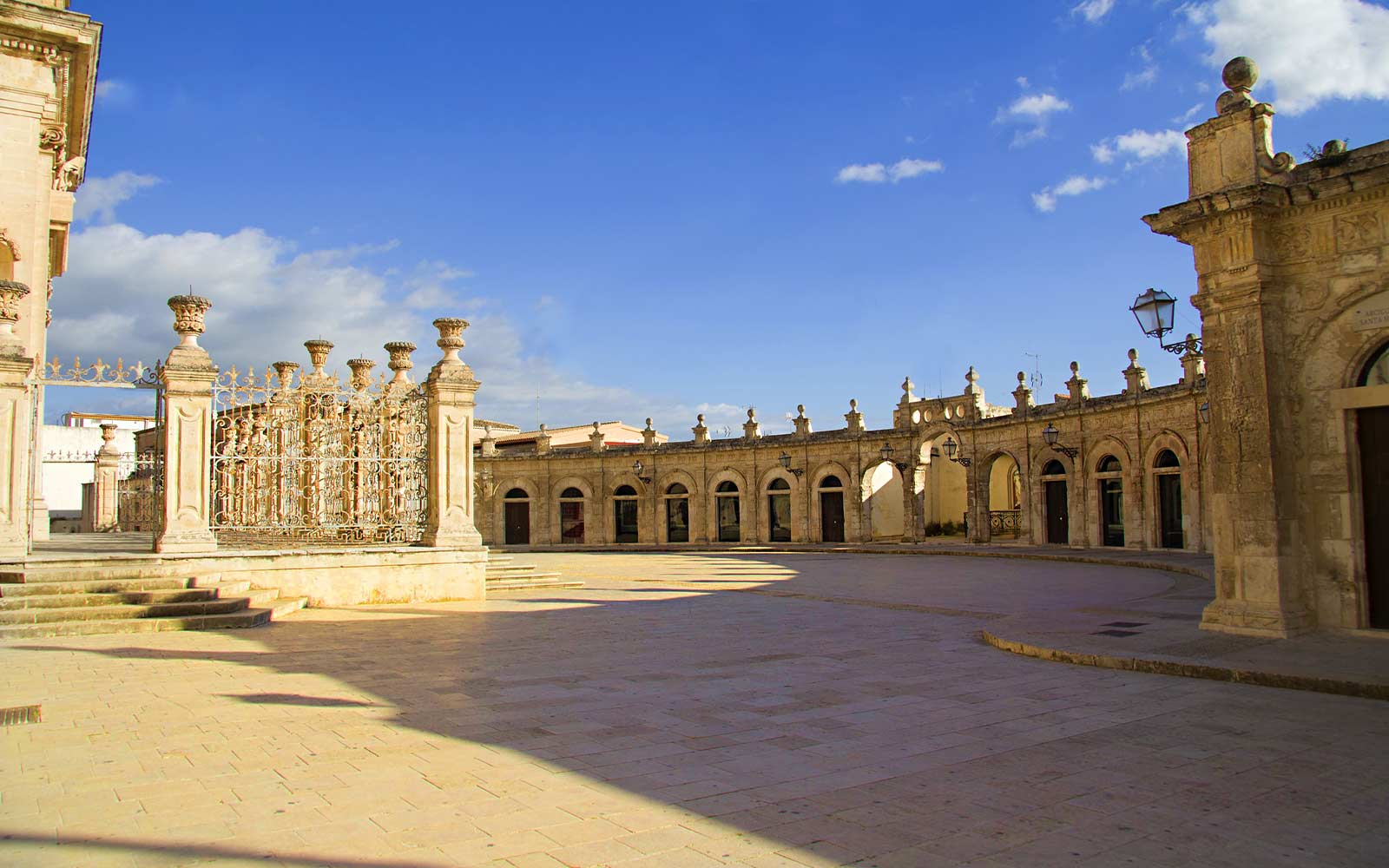Veduta dall'alto della cattedrale di Modica