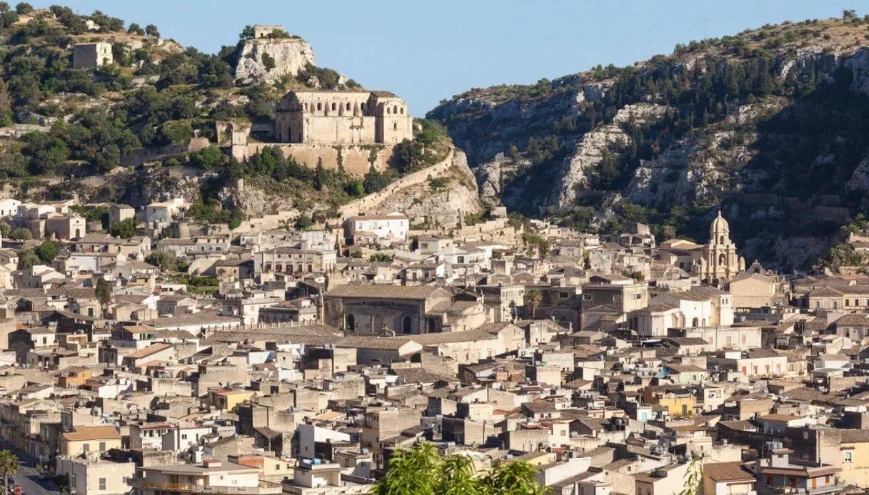 Veduta dall'alto della piazza centrale con la cattedrale di Noto